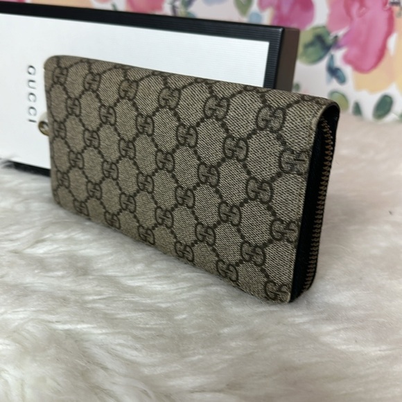 💯Authentic Gucci Zipped Around Long Wallet🍀 - Picture 10 of 16